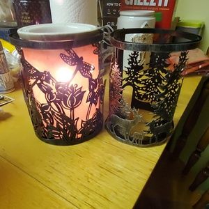 Scentsy Shade warmer with 2 shades